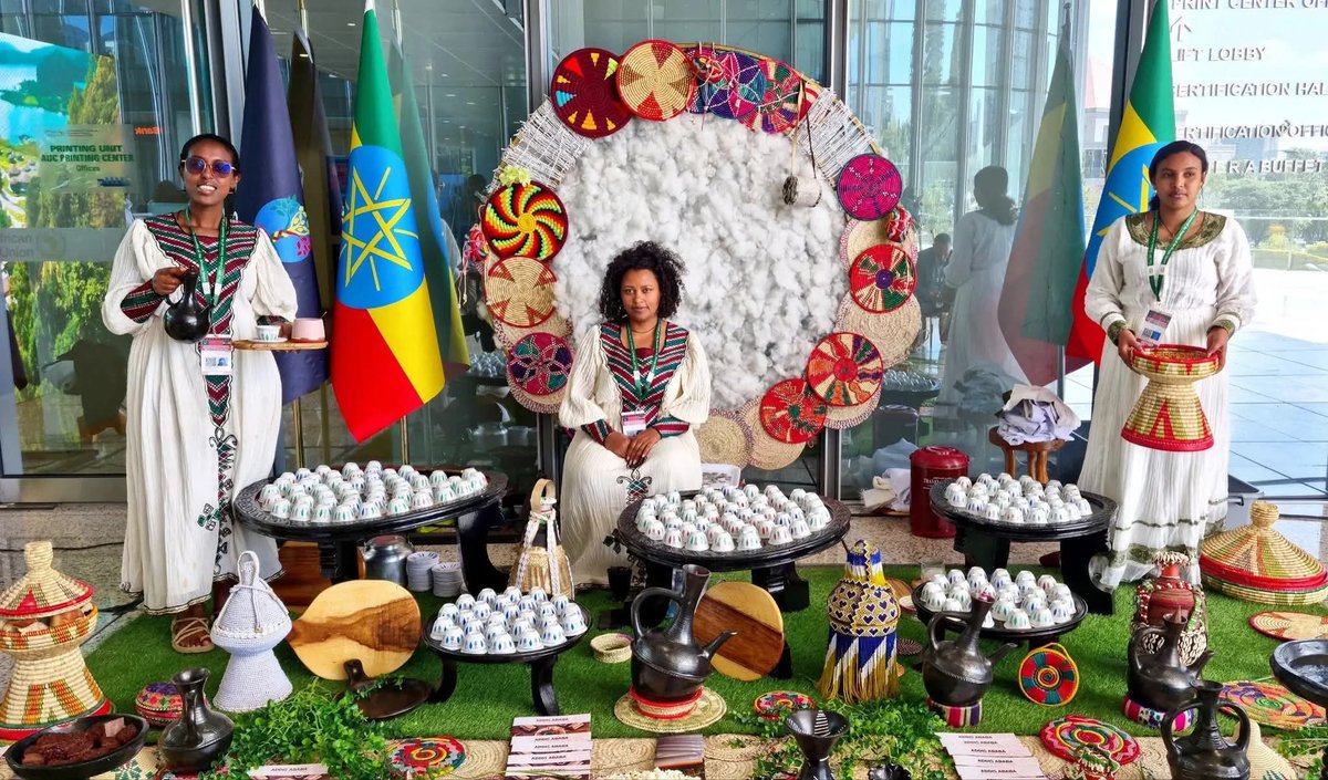 gozuretethio's tweet photo. Coffee cermony to our guest of tourists https://t.co/9hOouEDUTC