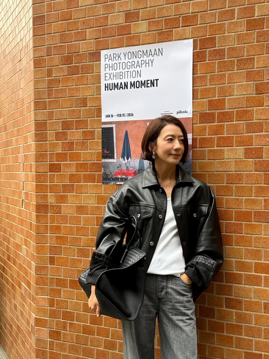 StellaxMaria_'s tweet photo. Gram update from my favorite 💜
Short hair suits you perfectly, miss ma’am.
Serving face. Serving aura. Serving everything.

📷 heee_official IG

#KimHeeAe
#김희애 https://t.co/i6hC8Egvnp