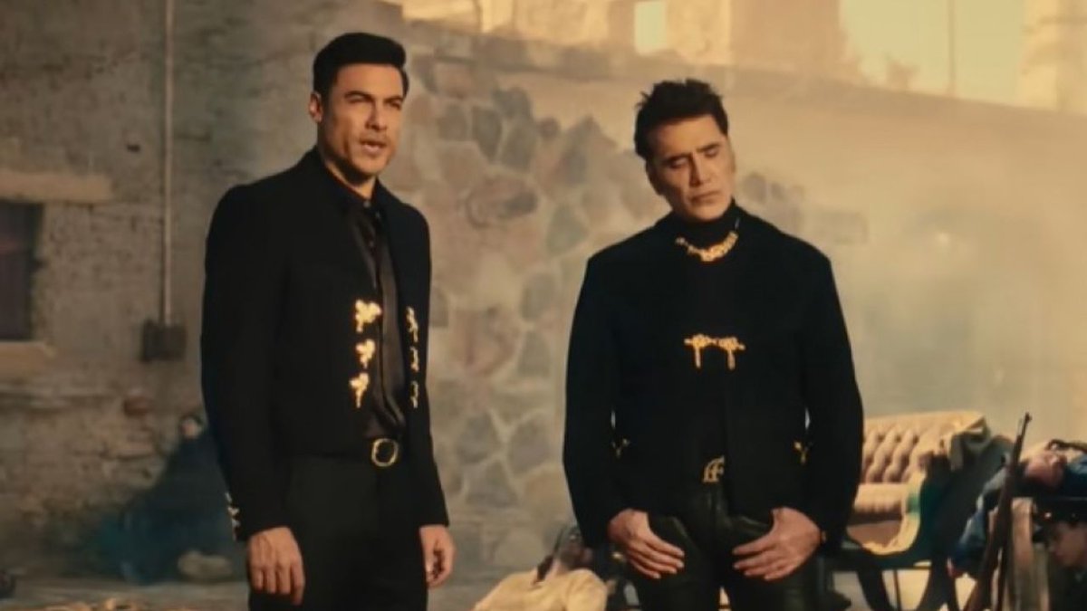 🎶 Carlos Rivera vuelve a sus raíces.

El cantante lanzó Sin despedida, un emotivo dueto con Alejandro Fernández que combina mariachi y balada romántica 🎺❤️ 

bajanews.mx/Entretenimient…