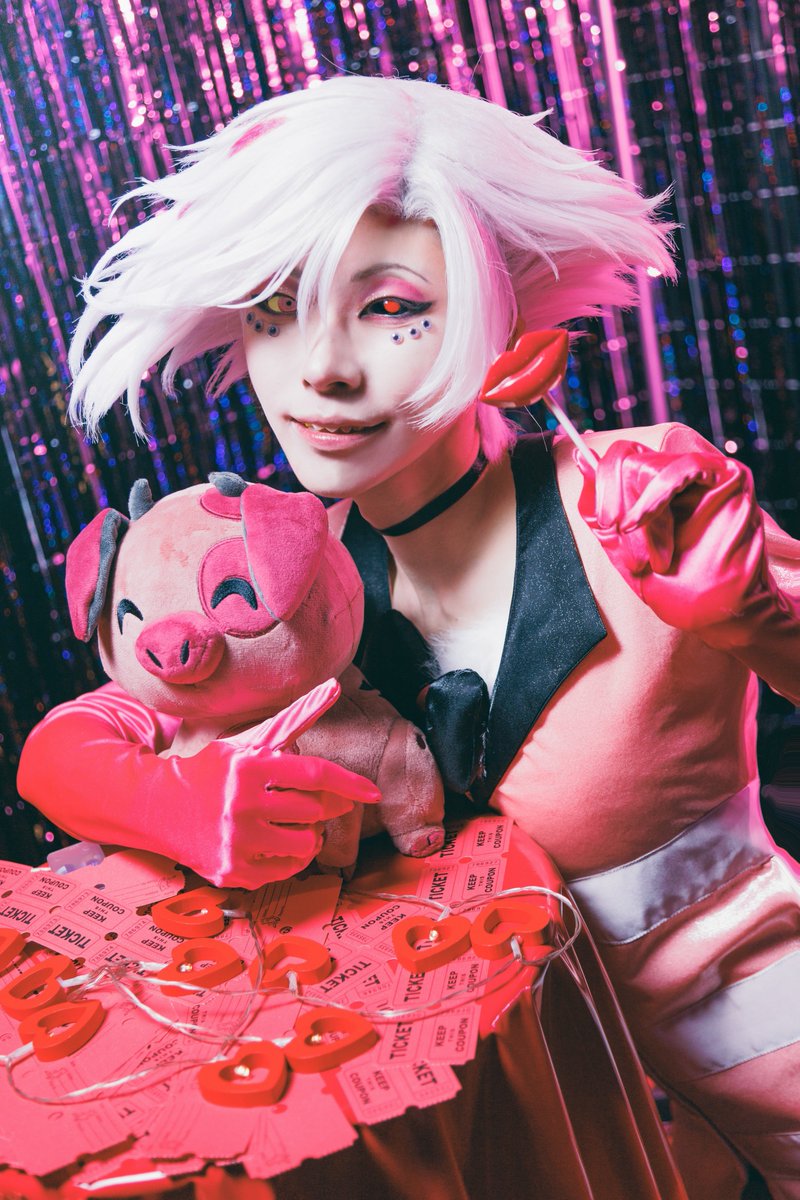 cosplay / hzbn / Angel dust
┊        ┊       ┊       ♡        ┊
┊        ┊       ┊                ˚  ♡
┊        ┊       ♡       ⋆             +
♡    ⋆  ┊    .   𝐻𝑎𝑝𝑝𝑦𝑉𝑎𝑙𝑒𝑛𝑡𝑖𝑛𝑒 
     +     ・

『そこの寂しい坊やには
特別にオレからのkissをあげる💋』