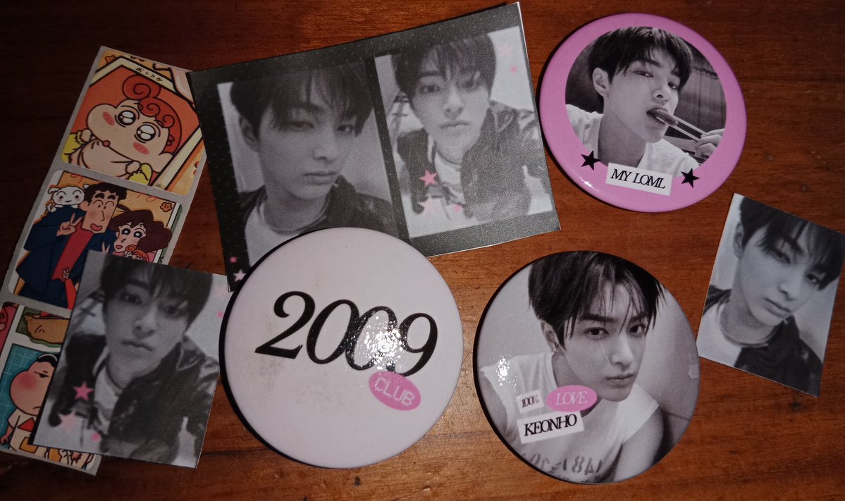 freebiesnya sudah sampai dengan selamat, yeay!! terima kasih banyak <a href="/poideyy/">poi</a> <3