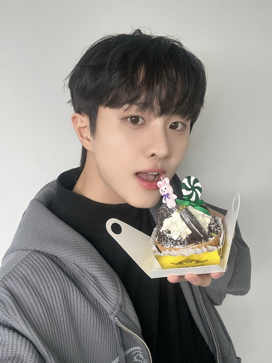 TheKingDom_GF's tweet photo. [👑]

𝐅𝐨𝐫 𝐊𝐈𝐍𝐆𝐌𝐀𝐊𝐄𝐑
𝐇𝐚𝐩𝐩𝐲 𝐕𝐚𝐥𝐞𝐧𝐭𝐢𝐧𝐞’𝐬 𝐃𝐚𝐲 🤎

#TheKingDom #더킹덤 #TKD https://t.co/PexNvd85Iy
