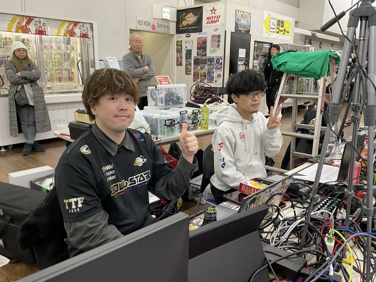 #ボウリングのチームフェス
主催者推薦チームと
MC陣が
後半も盛り上げますよ〜⤴️⤴️⤴️

ただいま配信中
DAY1 ダブルス 予選【THE TEAM FESTIVAL 2026 WINTER】 youtube.com/live/kyI66uved… <a href="/YouTube/">YouTube</a>より