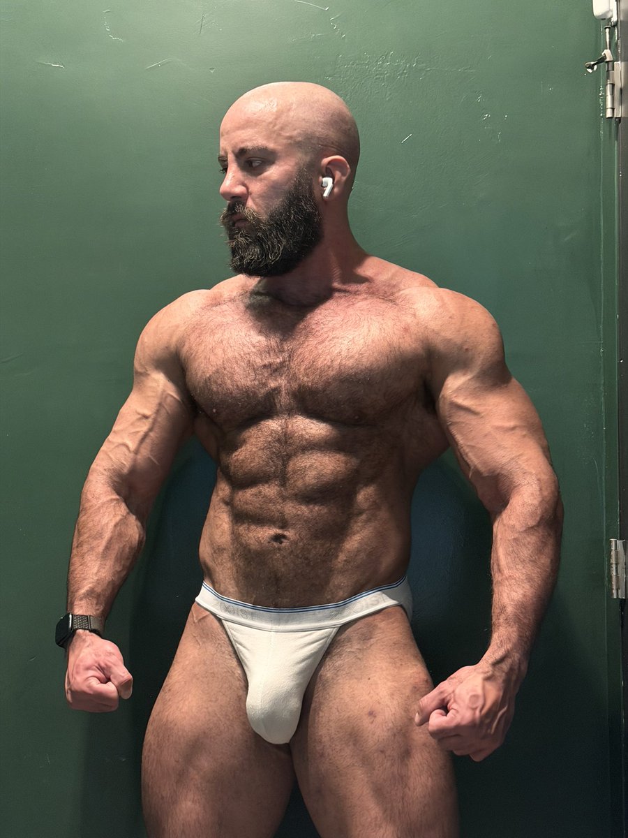 Muscle Fox | 📍Los Angeles - ✈️ London July 2-8 tweet media