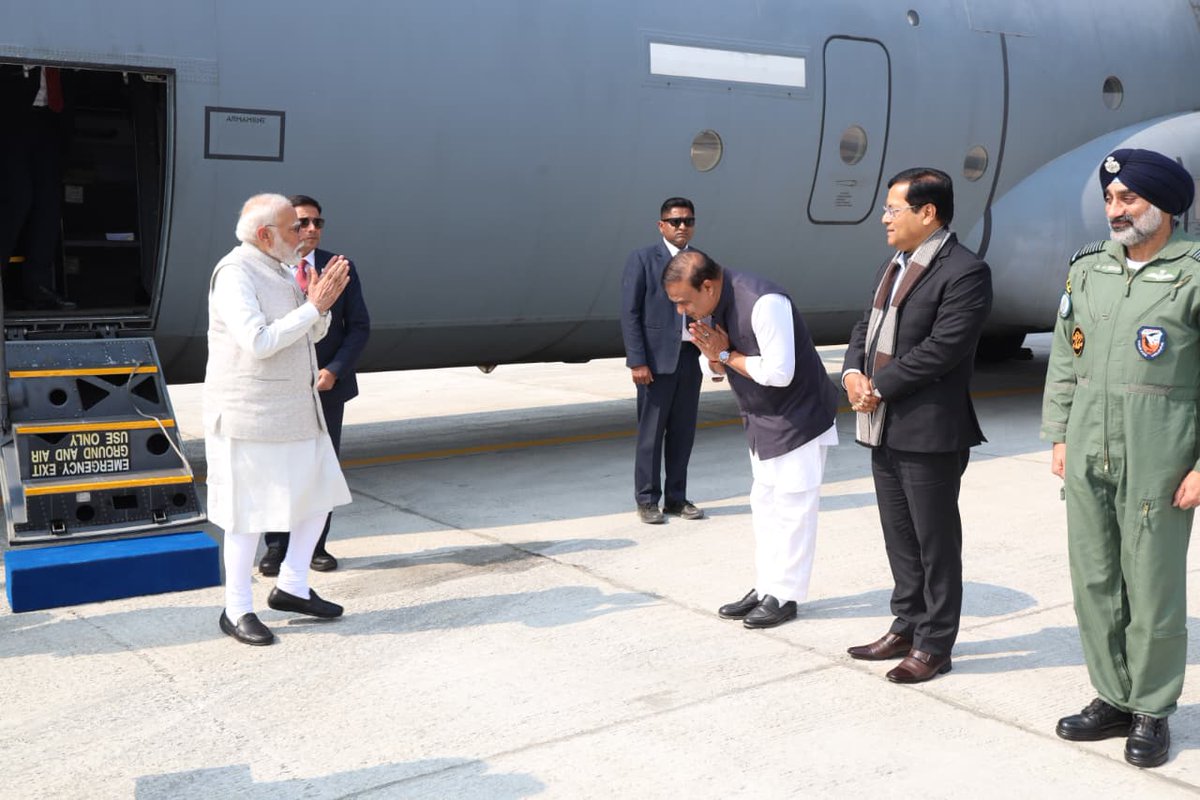 স্বাগতম 🙏

It is with great honour that I welcome Adarniya <a href="/narendramodi/">Narendra Modi</a> ji to Assam.

Each visit of Pradhan Mantri ji is marked by historic achievements for Assam as the State takes huge leaps towards being an #AtalAvichalAgragamiAssam.

#PMModiInAssam