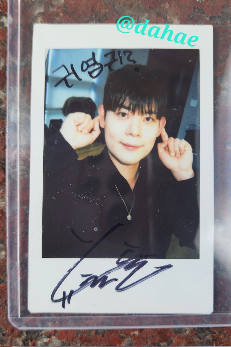 260214 라포엠 ALIVE 쇼.음악중심 생방송 팬석 참여

가출한 울톡끼  모셔욤  ㅋㅋ 
🐰💕 귀욤귀 ㅋㅋㅋㅋㅋㅋㅋㅋ