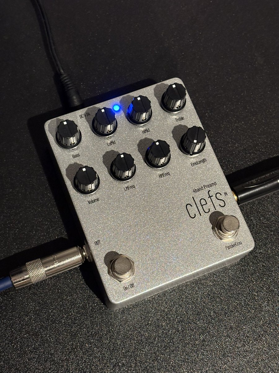 GIB Loungeの一画です Clefs PreampとSWRのパワーアンプでの組み合わせ