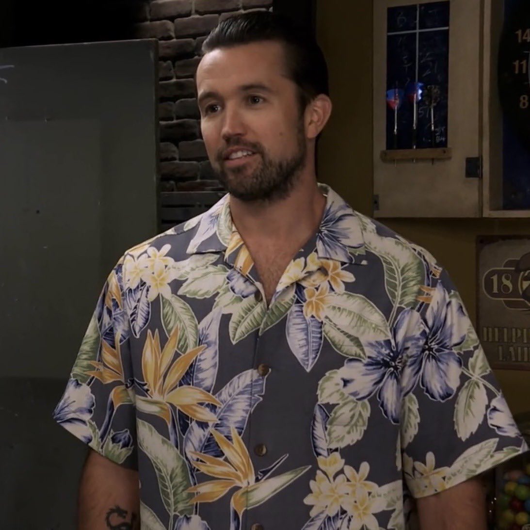 andromedism's tweet image. happy “the gang tends bar” day to all who celebrate!