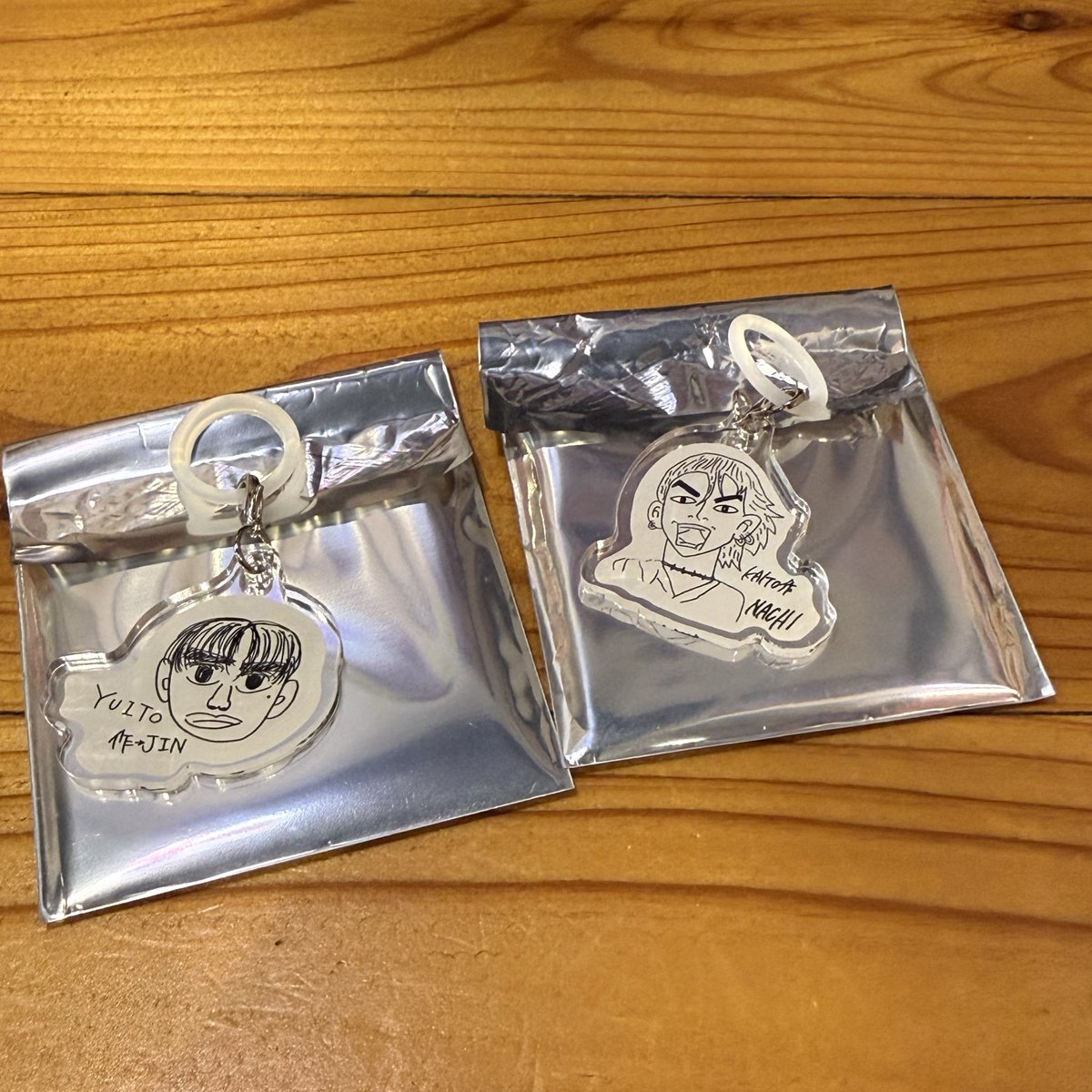 _ebi_011203's tweet photo. BANGERS めじるしチャーム 交換 買取

【譲】似顔絵YUITO（JIN作）、NACHI（KAITO作）
【求】定価

お気軽にお声掛けください。 https://t.co/Sb194l4J3d