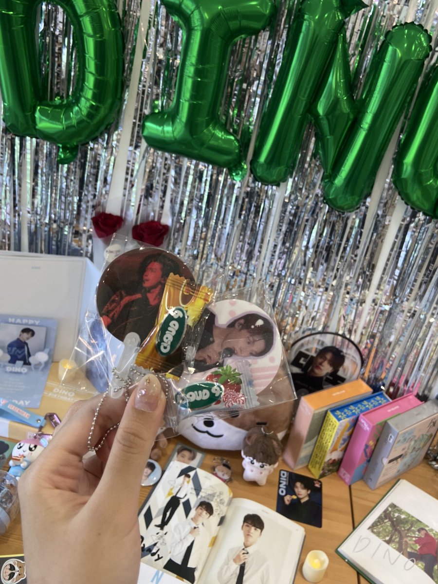 e11yore's tweet photo. hi oomfs we @ #adayoff_featdino 🦖 https://t.co/mqpykmsH3z
