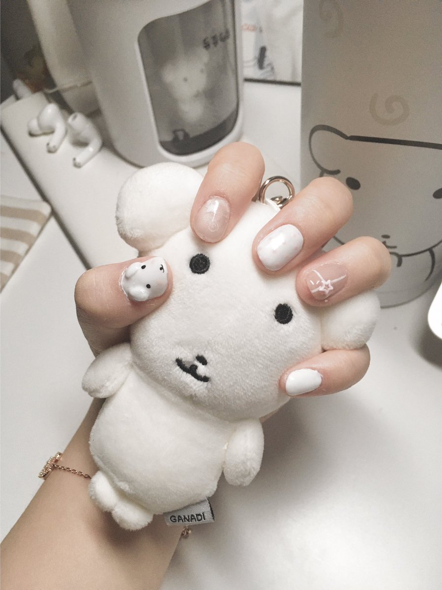 sammguo's tweet photo. 셀프네일 초보자분들을 위한… 💅🏼
셆네 6개월차가 소개하는 셀프네일 추천템 ❤︎ https://t.co/xaIvXhJr0u