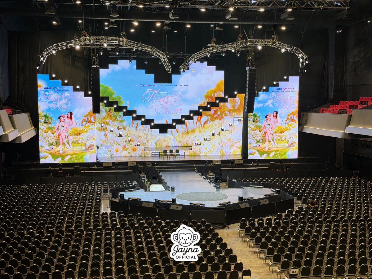 บรรยายกาศในงานอบอุ่นมากๆเลยค่ะ ทั้งแฟนๆไทยและอินเตอร์แฟน ใครว่าง สามารถซื้อบัตร แล้วมาเจอกัน หรือดูแบบ Live Streaming ได้นะคะ 💖💞 มาดูพิจิน น้องเจโชว์พิเศษกันนนเยอะๆ

GINJAY HEART TO ALKEY
#GinnyJaynaFirstFanconTH