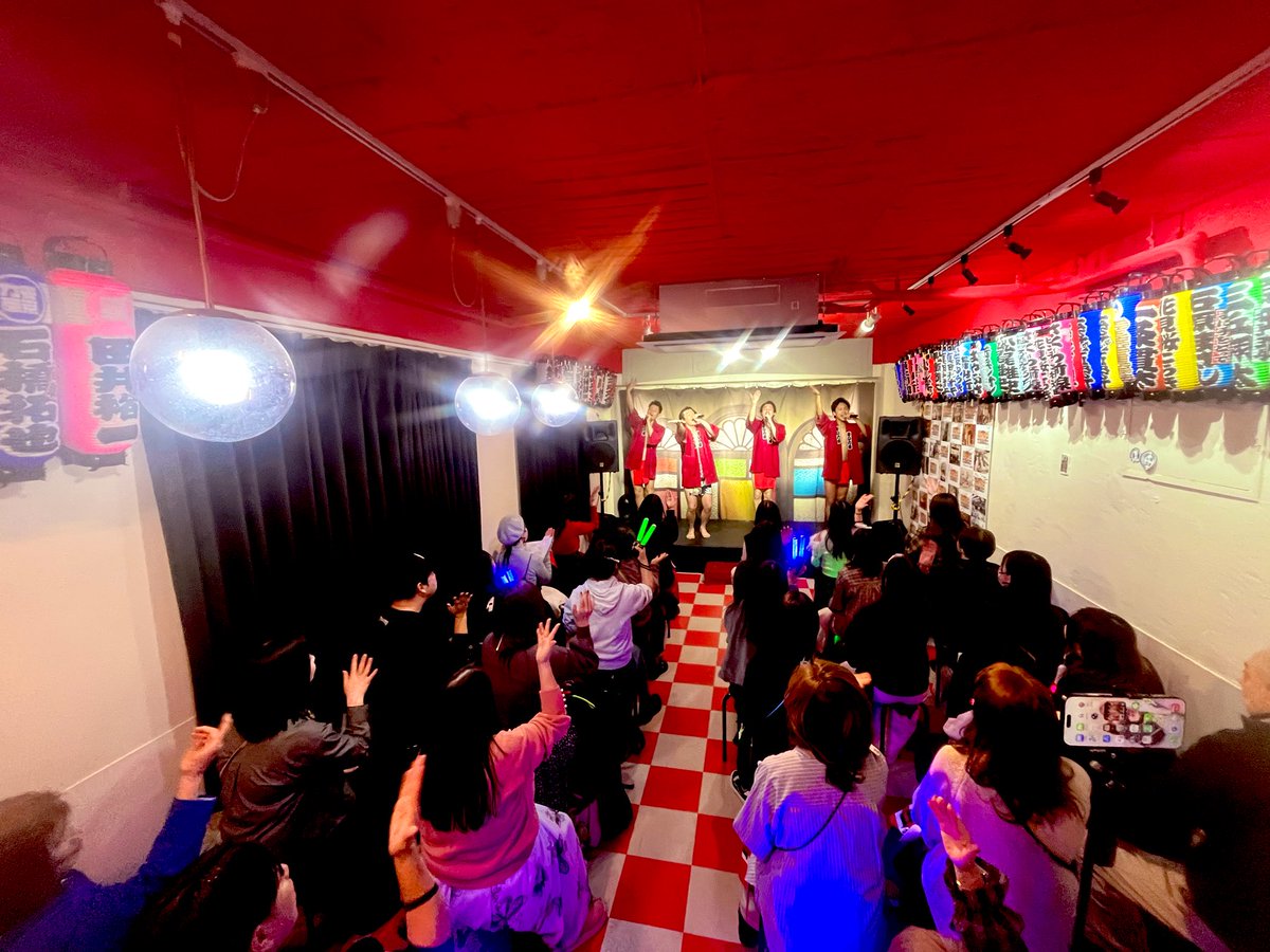 tokyorickshaw1's tweet photo. 浅草ヨーロー堂にて

ふんどしの日だよ！全員集合。

第一部終了しました！

男気体力対決いかがでしたか？

#ふんどしの日
#石橋軍団 https://t.co/ftGscpGKvX