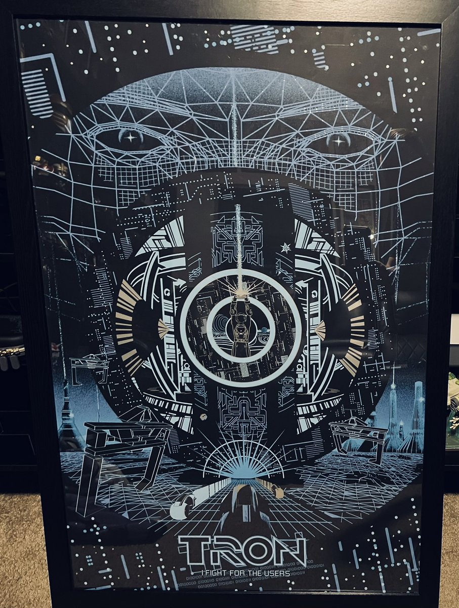 andrewislosing's tweet photo. My buddy got me another insanely awesome @BottleneckNYC piece!
#TRON #bottleneckgallery #disney #art #ifightfortheusers https://t.co/rv6jMz8GC0
