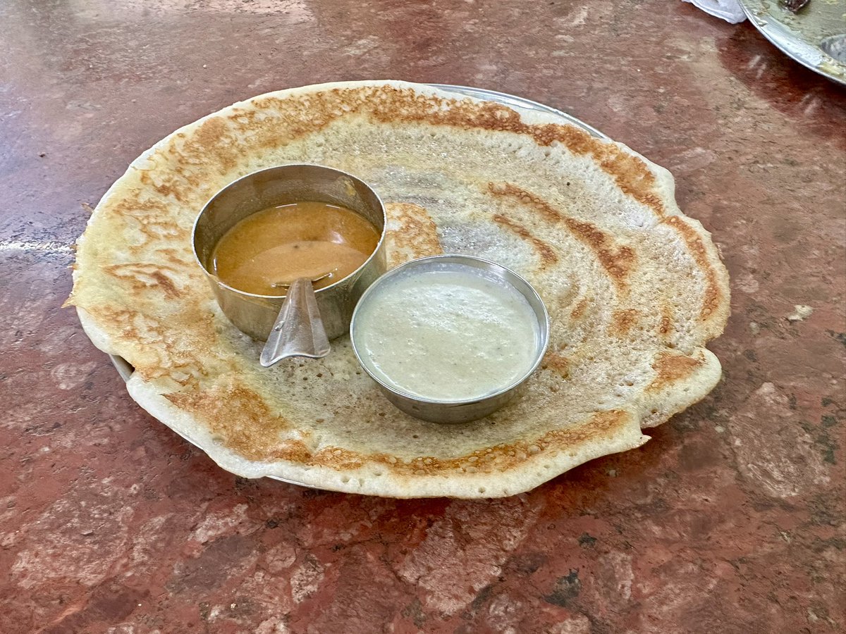 kripalamanna's tweet photo. Some old-fashioned breakfast at an underrated vintage eatery, Karthik. Remember the times when dosaes weren’t drenched in tuppa and benne. Btw, this was a butter masala dosae! Would you have guessed it if I hadn’t told you? https://t.co/Ajbi7os4iI