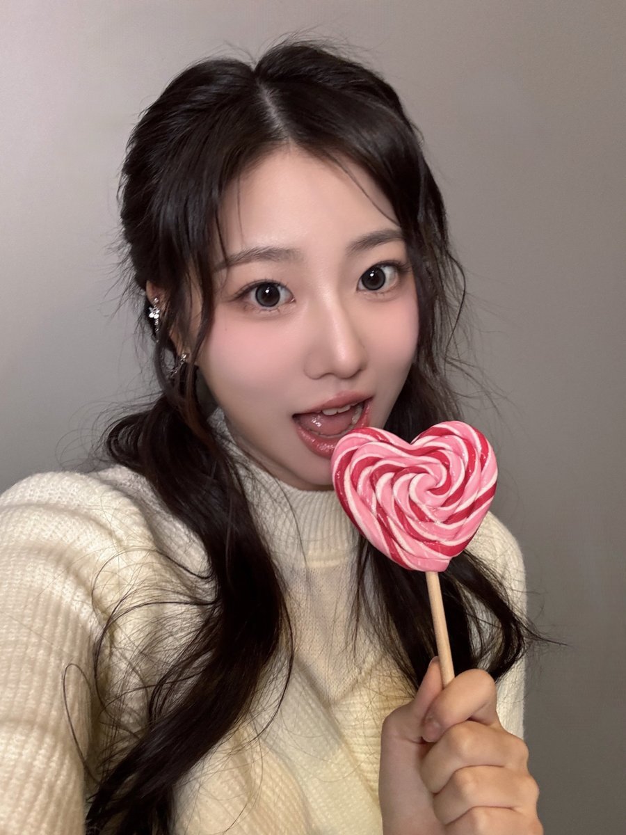 오늘은 다온이와 함께 달달한 하루 보내기🍫
⠀
#USPEER #유스피어
#DAON #다온