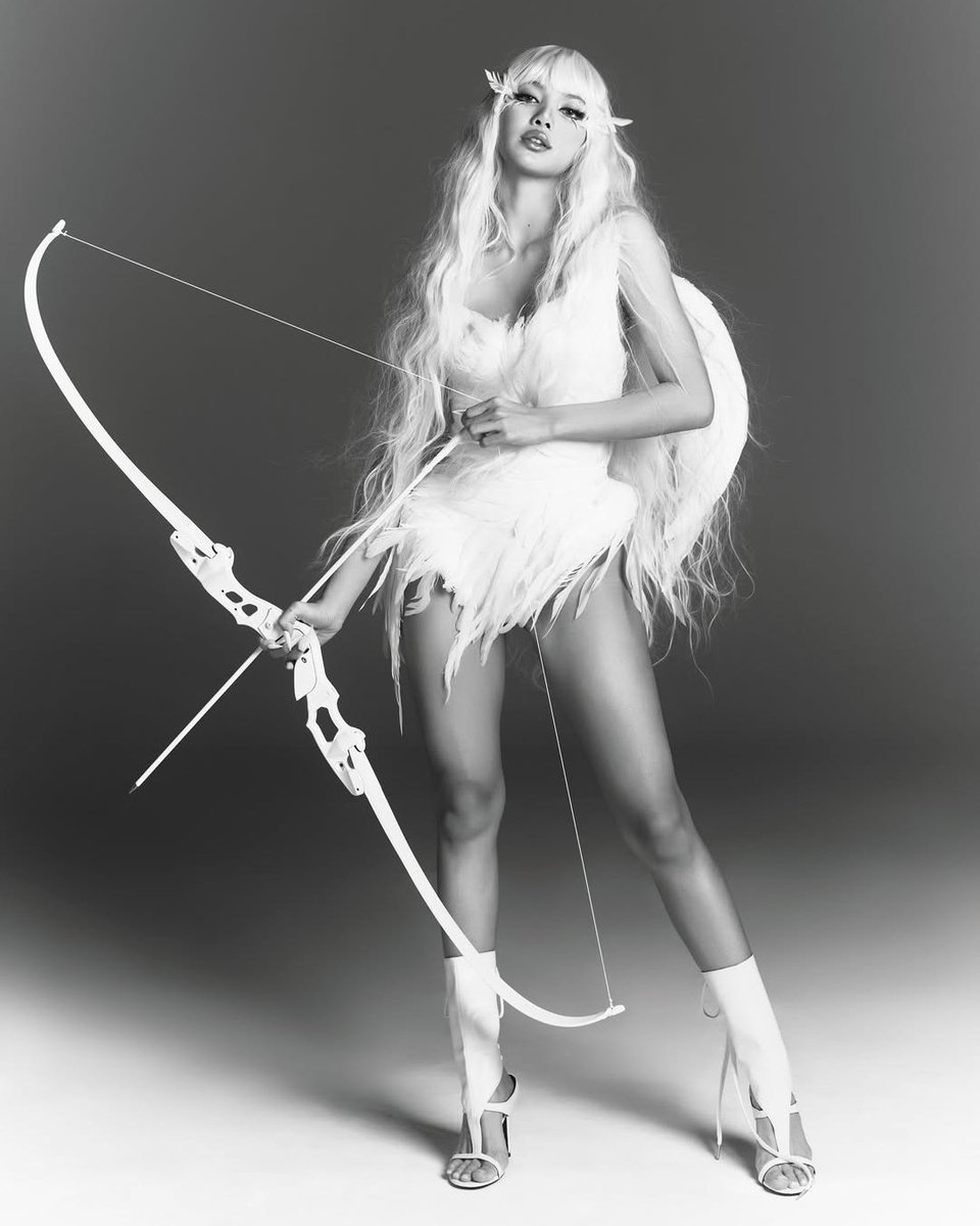 CUPID LISA 💘

Lisa of Blackpink channels her inner Cupid beauty in her latest social media post, captioning it with, “It’s finally Cupid season.”

Courtesy: Lisa/Instagram