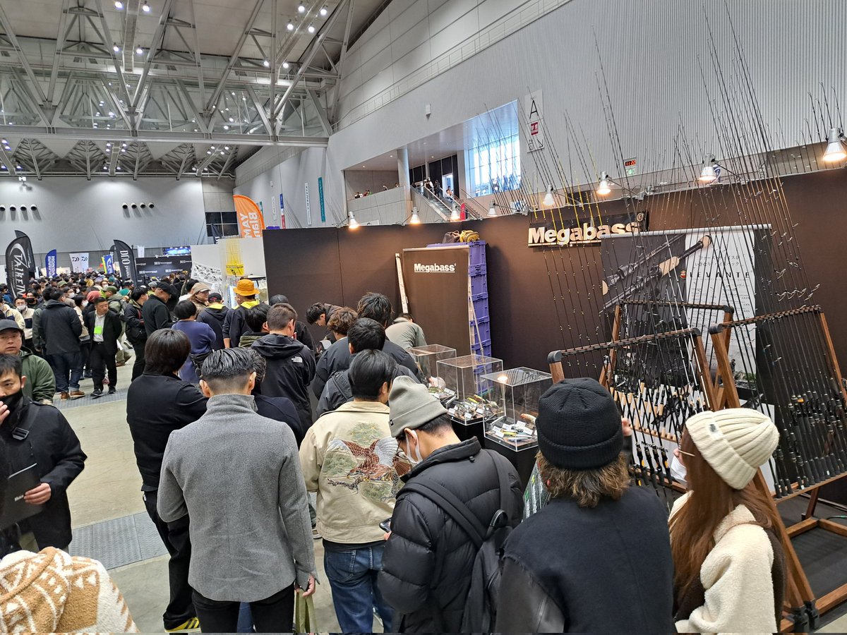 新潟フィッシングショー盛り上がっております。
メガバスブース大人気のガラポンは明日もやりますのでよろしくお願いします！