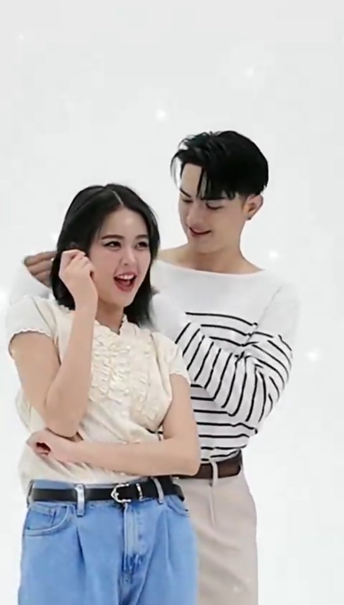 mobye_sertist's tweet image. พี่เล่นผมน้องน่ารักมากกกก 2คนนี้เวลาอยู่ด้วยกันก็เห็นเล่นกัน ขำกันตลอดอ่ะ น่าเอ็นดูเนอะะะ 🥹🤏🏻💗 

#MOBYE
#เพชรประกายซีรีส์
#BLINGBLINGTHESERIES