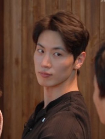 พี่แกหล่อจริง โครตะจะหล่อ กุนึกได้แค่คำว่าหล่อ