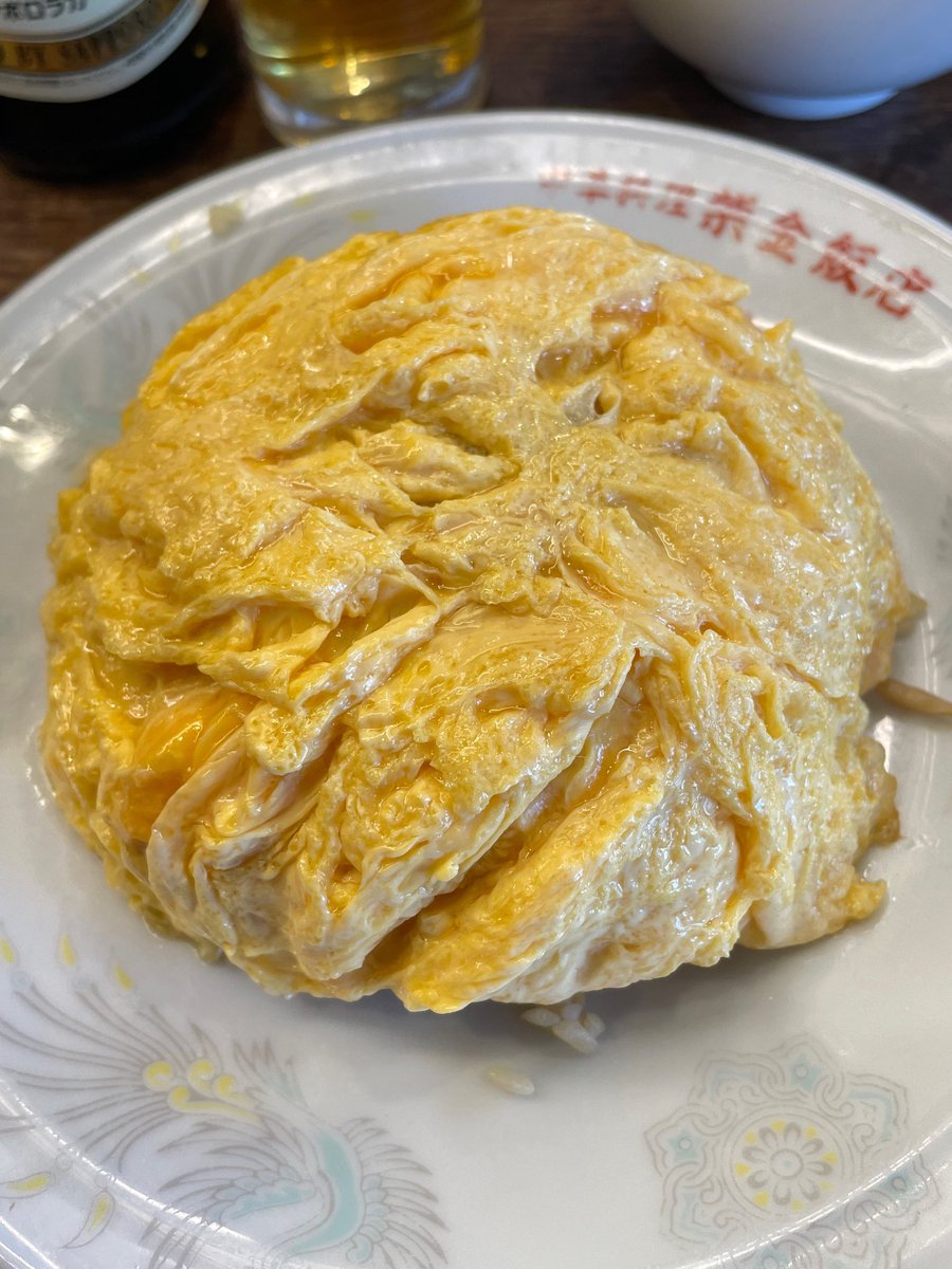 _stardust_st's tweet photo. 紫金飯店🍜

原宿にある中華屋さん
玉子チャーハンが人気🍛
餃子🥟ビール🍺と頂きました😺

店内には沢山のサインが🖋
ミスチル桜井和寿さんのサインも😺

今日の夜は桑田佳祐さん
やさしい夜遊び📻
素敵な夜を🌙

#サザンオールスターズ
#MrChildren
#桑田佳祐 さん
#桜井和寿 さん
#炒飯 https://t.co/RpaGXNejsW