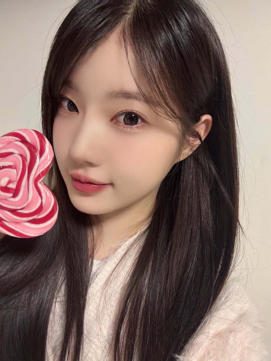 🍫🤎🩷 내 선물이야.. 나..너 좋아하냐…⠀
⠀
#USPEER #유스피어
#SEOYU #서유