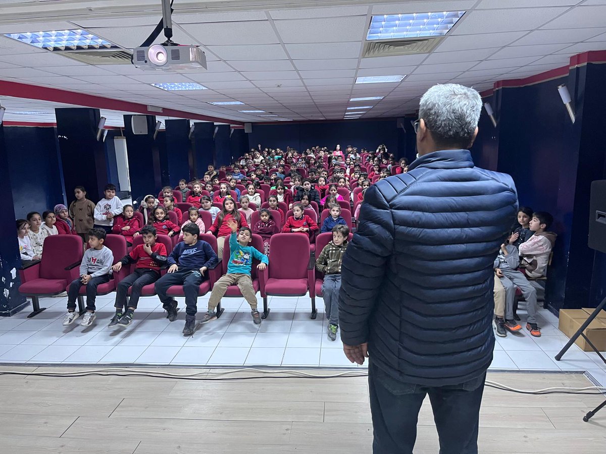 hasahe63's tweet photo. Su Tasarrufu Kahramanları @gobekltpkltrsnt ekibiyle @suskigm süpervizörlüğünde miniklerle buluşmaya,geleceğimiz olan çocuklarımızla israfı önlenmeye ve Tasarruf etmeye devam ediyor. 
Su israfına dikkat çekmeyi, tasarruflu olmayı eğlenerek öğreten çocuk Tiyatrosu devam ediyor. https://t.co/gFbYWjK6T5