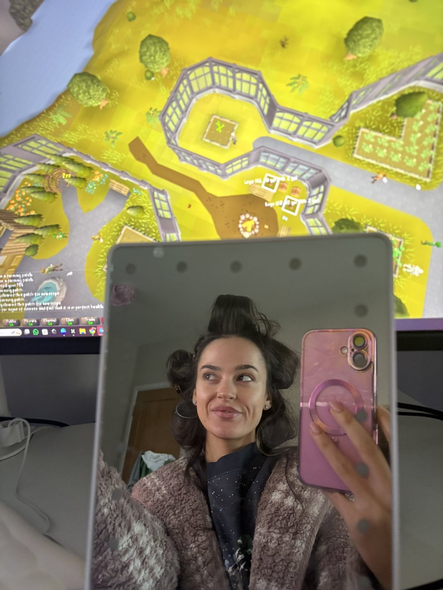 Hannah Hughes tweet media