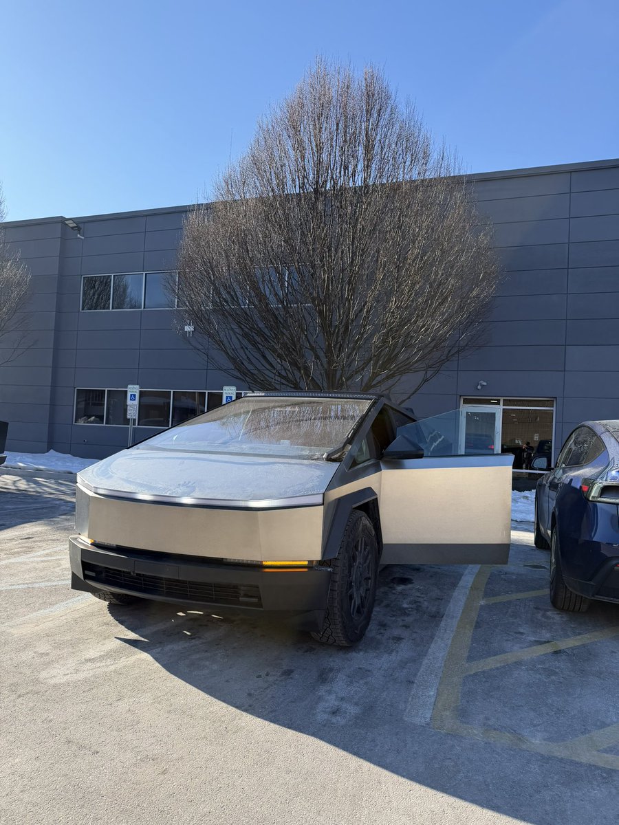 GerardGalasso's tweet photo. Seamless tire rotation ON THE BEAST at new @Tesla service center in Englewood NJ last week. @cybertruck https://t.co/JycewB75Zt