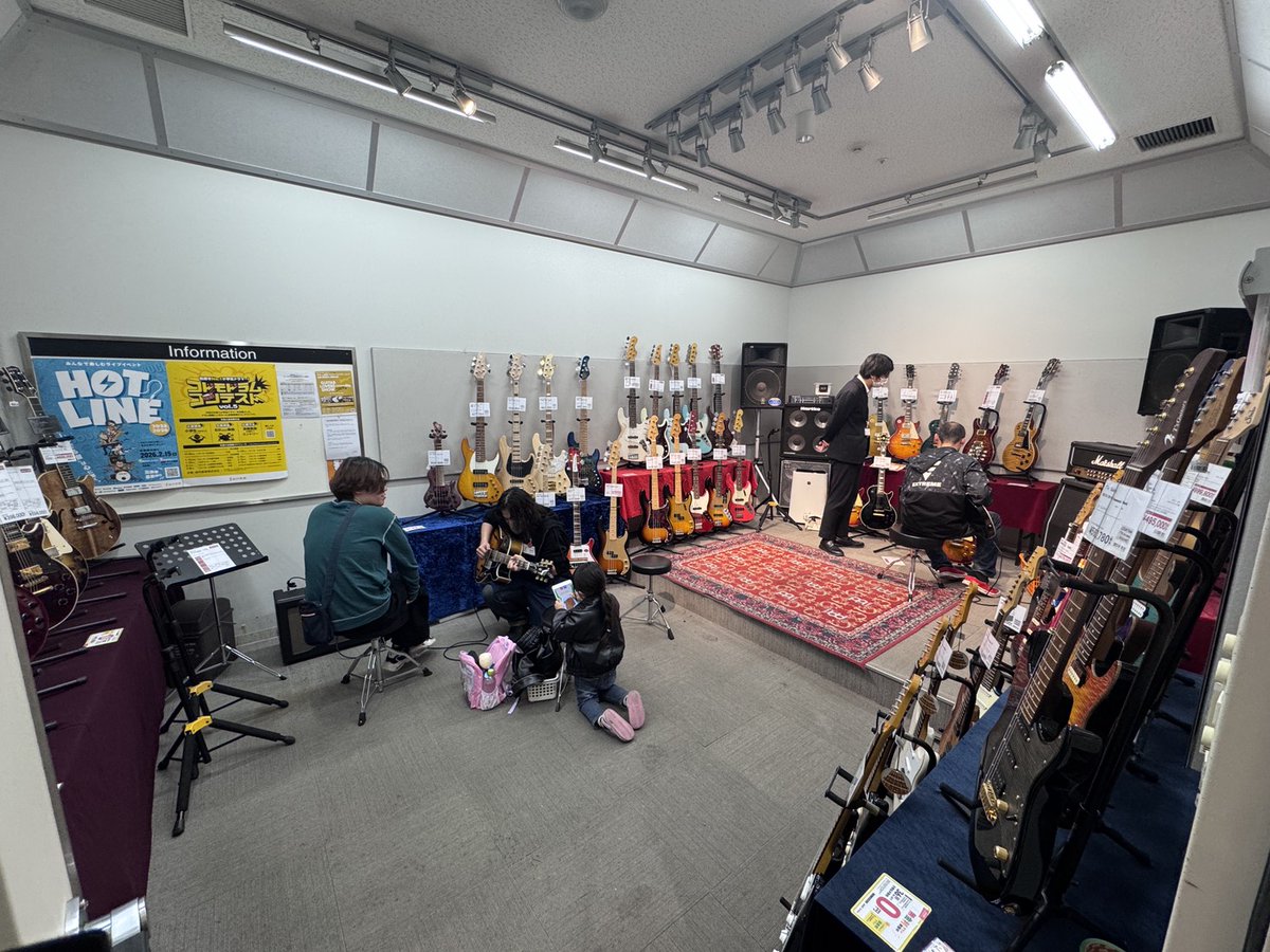 【ギタラバツアー開催中！】

  本日、待ちに待った #ギタラバツアー　が開催中です！！💥 

会場大盛り上がりで、カッコいいギターの音が絶え間なく鳴り響いています・・・ イケてる・・・！！

 是非島村楽器ららぽーとTOKYO-BAY店へお立ち寄りください！！！