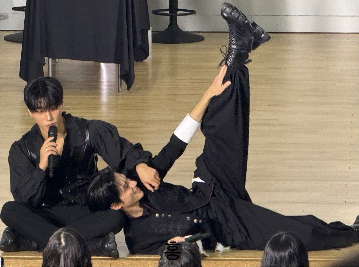 เเจก 100/1 คนคับ รีอย่างเดียว🙌🏻
เนื่องในโอกาสอูซานมม.ฉ่ำ😭🫵🏻
^เฉพาะเอทินี่^ สุ่มตอนว่างฮะ