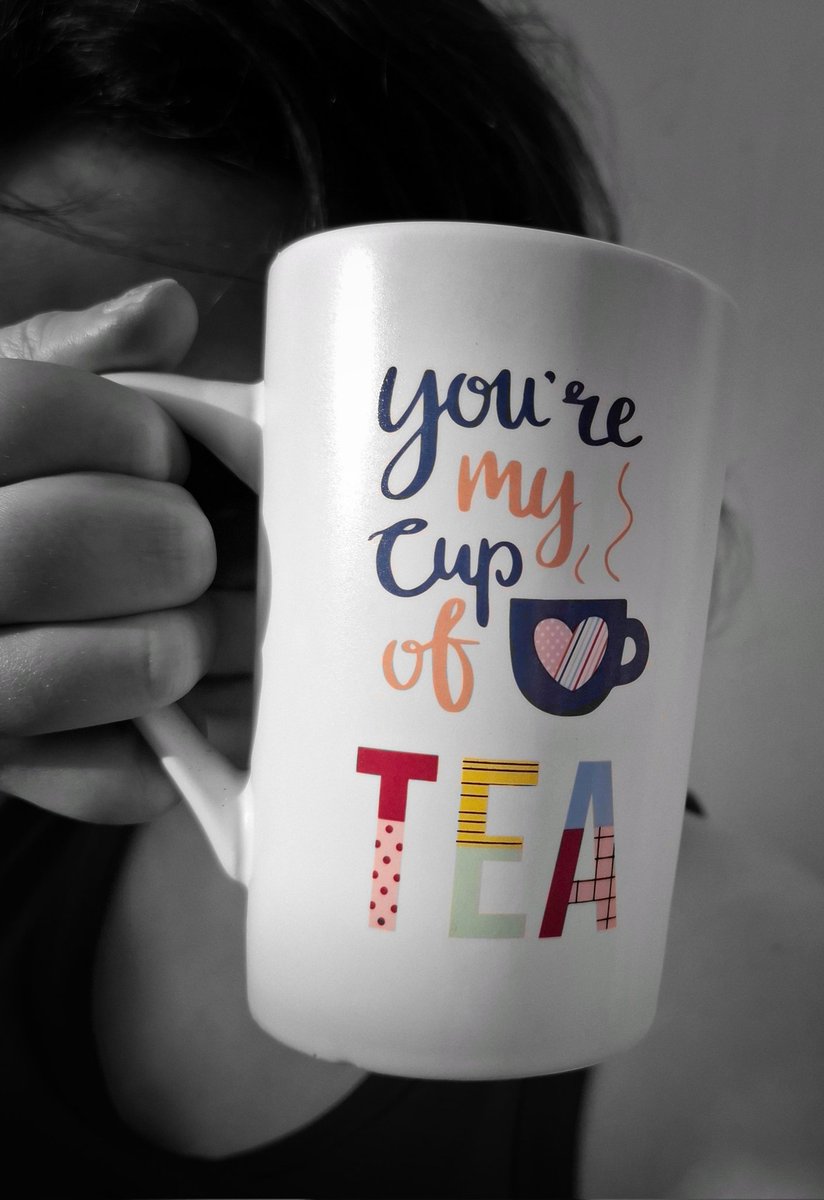 FilEnggurl's tweet photo. Happy Valentine's/Singles Day, because no one should feel left out! 🙂💕

#youremycupoftea 
#unusualselfie 
#valentinesday 
#singlesday 
#loveyourself https://t.co/vexvMVFMK7