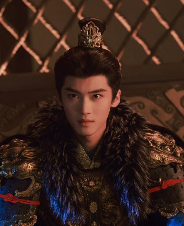 #เหยียนเถียน 

“แล้วข้าควรทำอย่างไรกับเจ้า กงหยวนจื้อ?”

ลู่จัวหัวเราะเบา ๆ เมื่อเห็นชายหนุ่มขึงตึงขึ้นกับถ้อยคำของเขา

“โอ้ ข้ารู้ดีว่าเจ้าเป็นใคร ข้ามักศึกษาศัตรูของตนอย่างละเอียดเสมอ”

แม่ทัพลุกขึ้น เดินเข้าไปย่อตัวลงตรงหน้าหยวนจื้อ ใช้นิ้วบีบคางเขาเบา ๆ