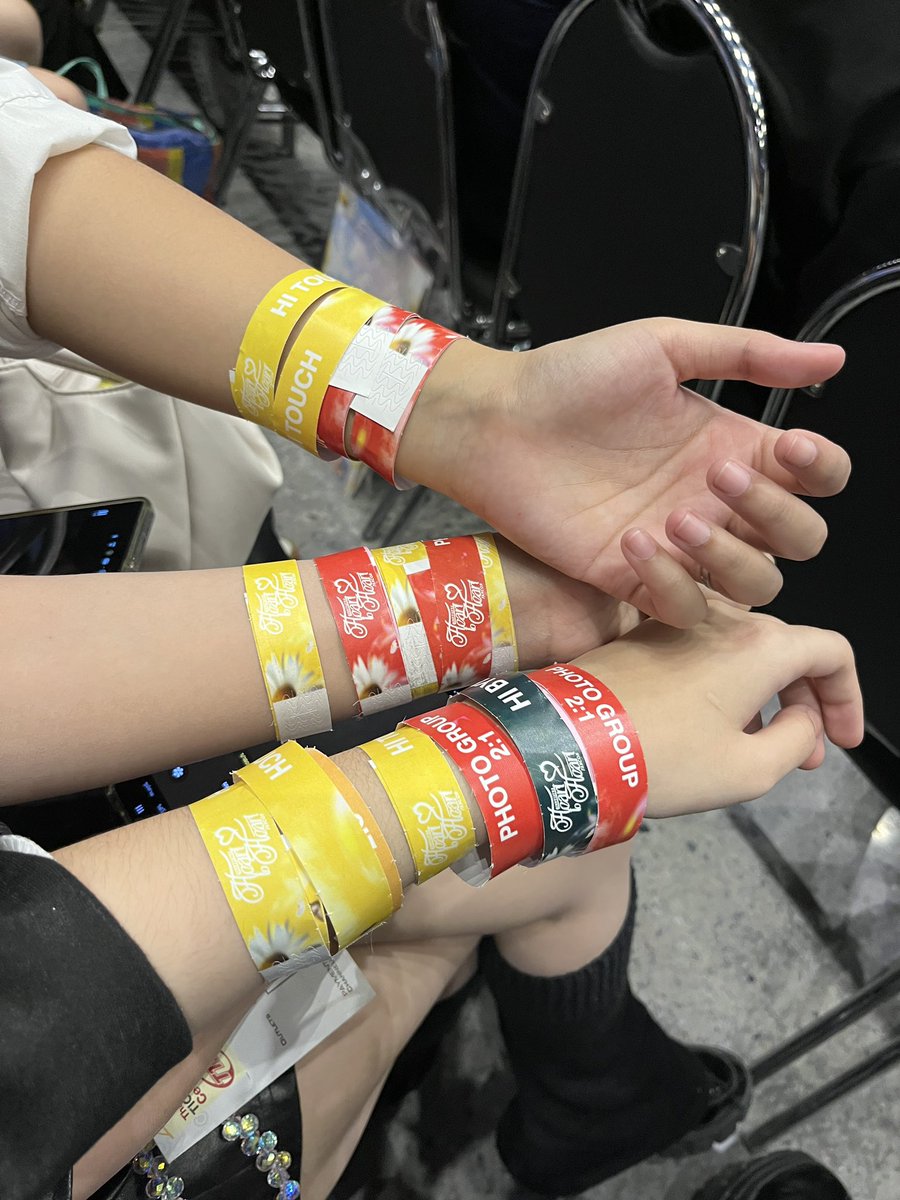 เจจินอย่าเบื่อหน้าพวกพี่น้า

GINJAY HEART TO ALKEY
#GinnyJaynaFirstFanconTH