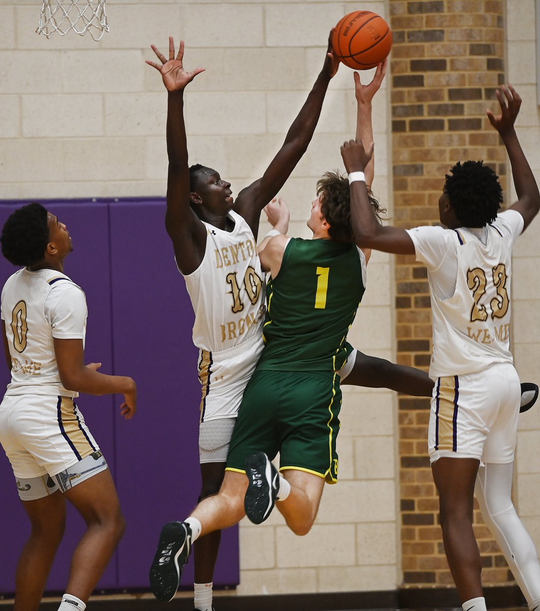 sports_drc's tweet photo. For just the second time in more than 30 years, Denton High’s boys basketball team has won a district championship.

The 5A No. 4-ranked Broncos clinched their first district title since 2016-17 with Friday's 55-46 win over No. 7 Birdville.

Story: https://t.co/7MAaOCRHmV https://t.co/6NVO67Ka2B