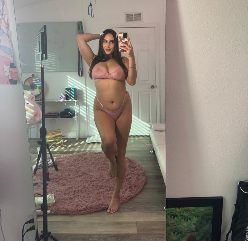 IsabellaMo62226's tweet photo. Looking for someone fun, nasty, and hot for you 👊🏻🥶🍆🍆💦😍!!!! I’m available dm to get some sweet moment🙈🥵 https://t.co/lYcTbpmBJ4