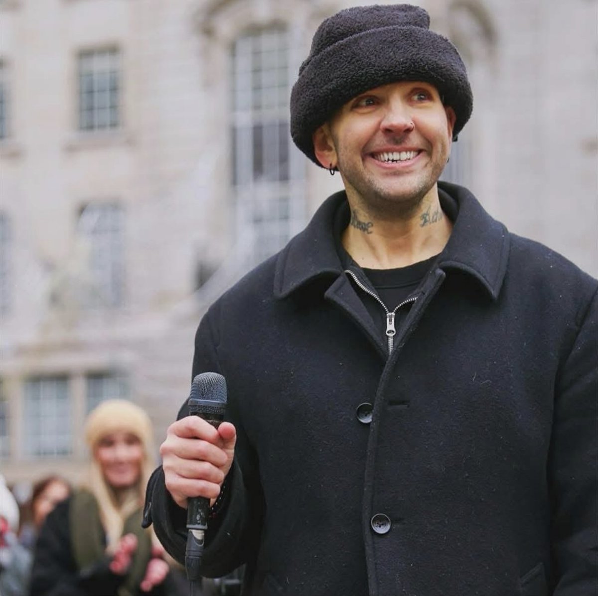 BuskInLondon tweet media