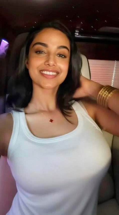 craZZZi33's tweet photo. 30 y/ol’ milk tanker akka with juiceee 🐈 akka
Or 
18 y/ol tennis ball with tight 🐈 thangachchi
@TheDudeFellow @Mohitha__ https://t.co/W64AUkHOK6