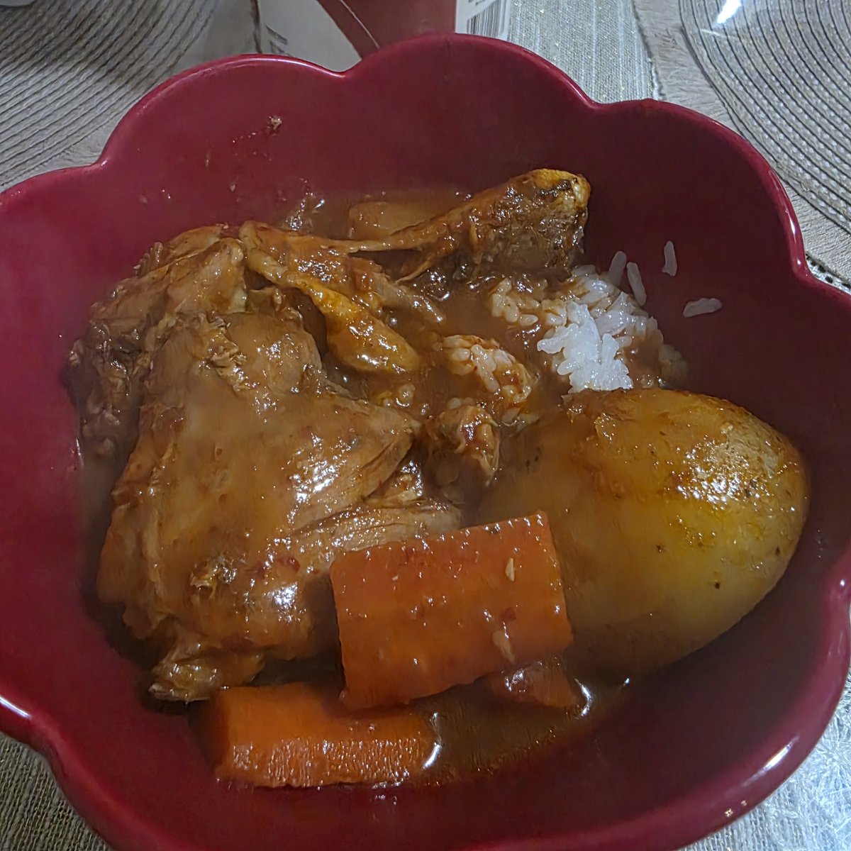 Sounderwave's tweet image. (^ GIRL DINNER THATS WHAT HE MADE ^)