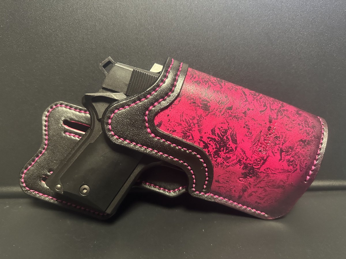 ボーパルバニー #レザーホルスター グリップ周り？は厚みを5mmにして