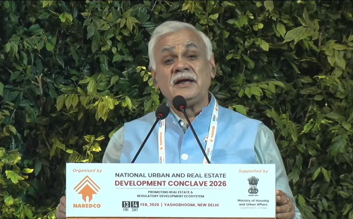 NaredcoNational's tweet image. Presenting on strengthening RERA implementation, @IASDurgaSM  highlighted that RERA is now operational in 97% of states, with 1.55 lakh+ projects registered and over 1.58 lakh grievances resolved.

#RERA #RealEstateReforms #Transparency
