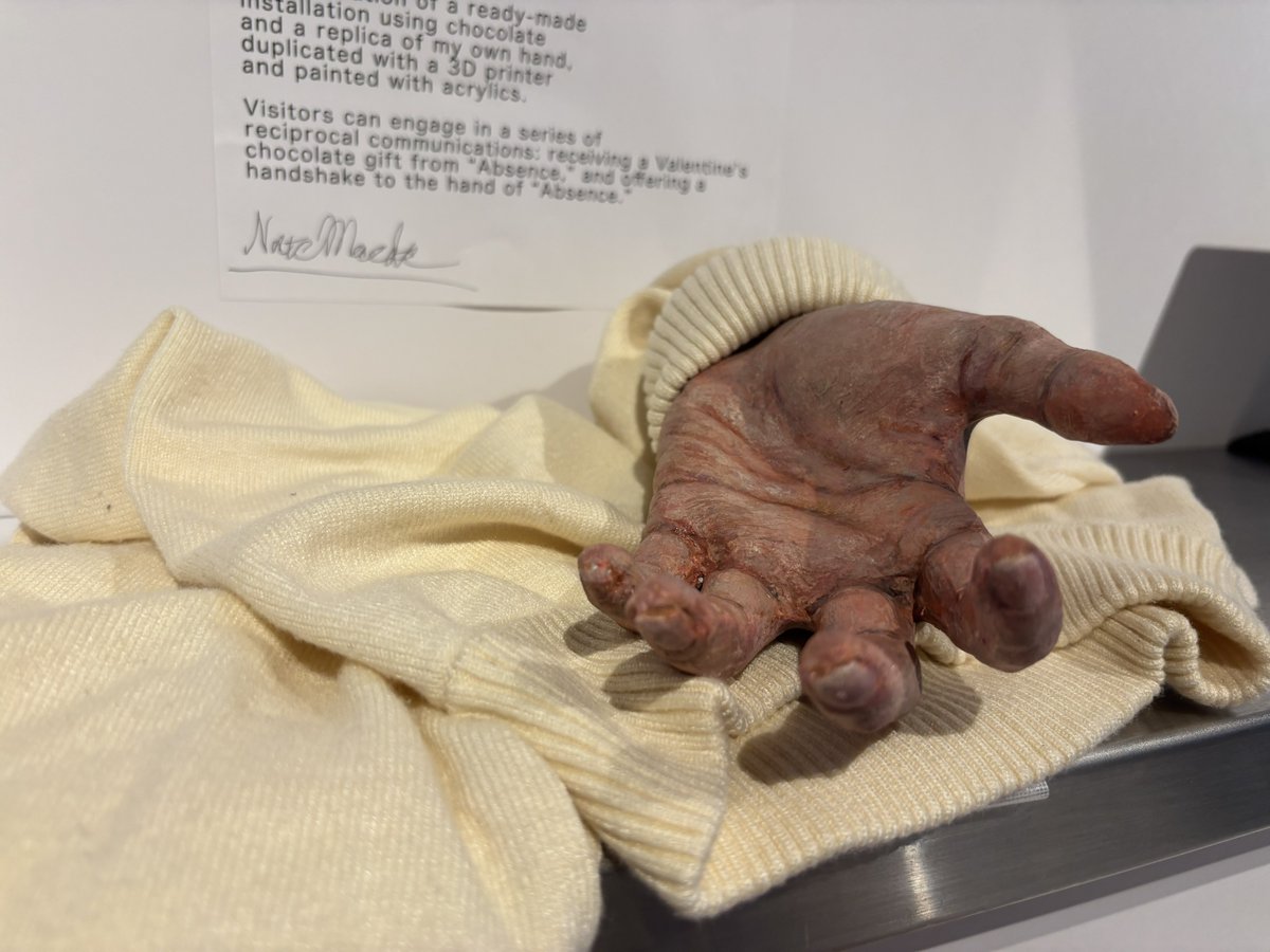 「不在」と握手しました✨
前田ネイトさんの作品見れて嬉しい✨

#前田ネイト　#そこに私は居ません