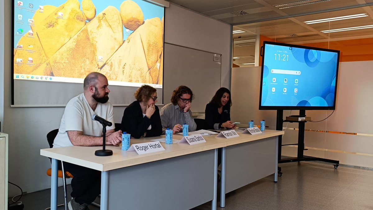 Per posteriorment tancar amb una taula rodona moderada per <a href="/monbasga/">Montse Bassa</a> en la que els companys de les cohorts del 23, 24 i 26 del #NRC <a href="/ANDEorg/">ANDE Directivos Enfermería</a> van reflexionar sobre la implementació dels projectes d'innovació en recerca en les seves institucions, abans del debat amb els assistents.