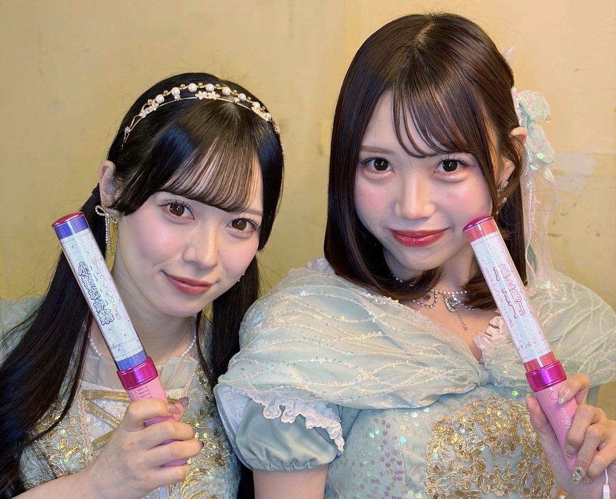 本日販売開始の推しペンライトフィルム💕 たくさんのペンライトと