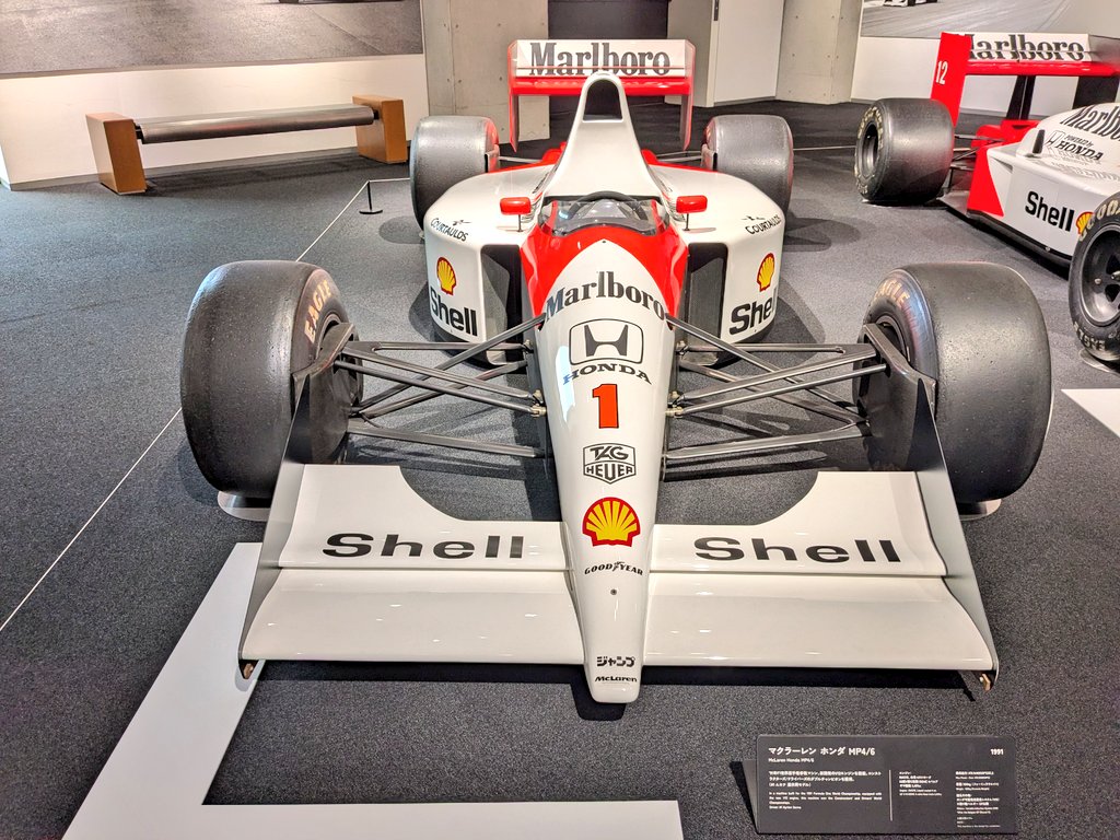 F1フォーミュラ　昭和シェル　マクラーレンホンダ　トランプ えっ、…セナのF1マシン!?」“道の駅”に1990年のチャンピオンカー