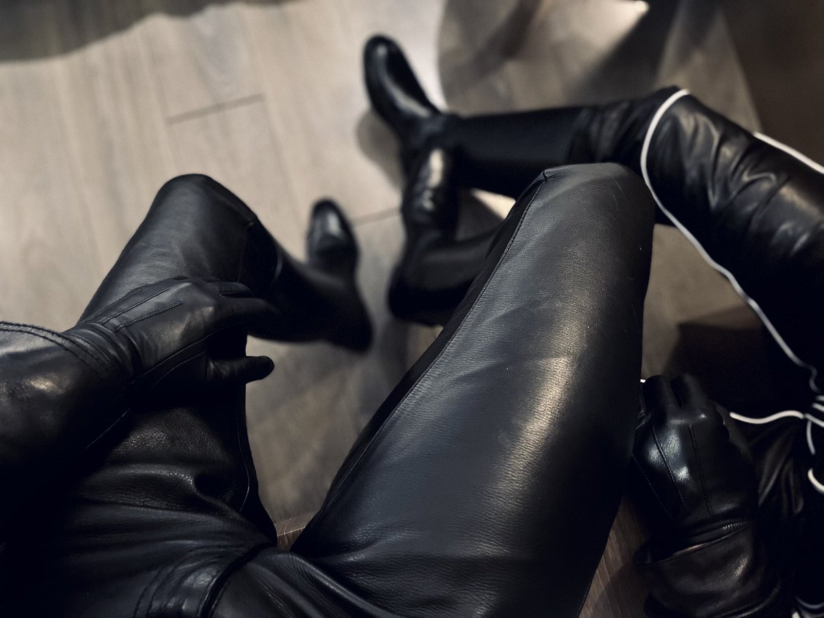 Leatherbubu tweet media