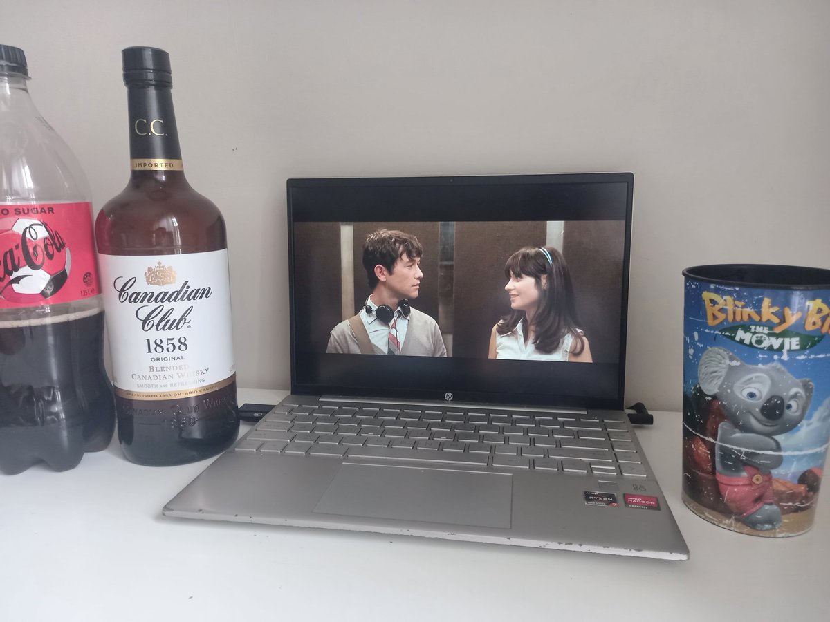 Watching 500 days of summer rn, Gonna go make out with a shotgun later