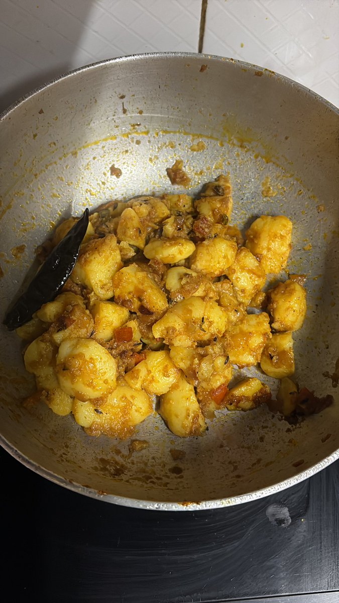 speaks_prav's tweet photo. Bade dino baad aaj #TastierWeekends mein aaj aapke truly #Chef ne banaye hain #KadhaiPaneer aur #SookheAloo ππβ€οΈ
Mast Rahein, Swast Rahein!
Jai Jai Siya Ram π https://t.co/Etcr3VaVoN