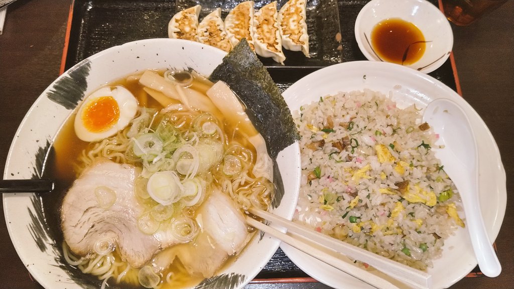 雛祭りちょこっと見てからメルチャリ発送してスタバ🍜ちた(°▽°)