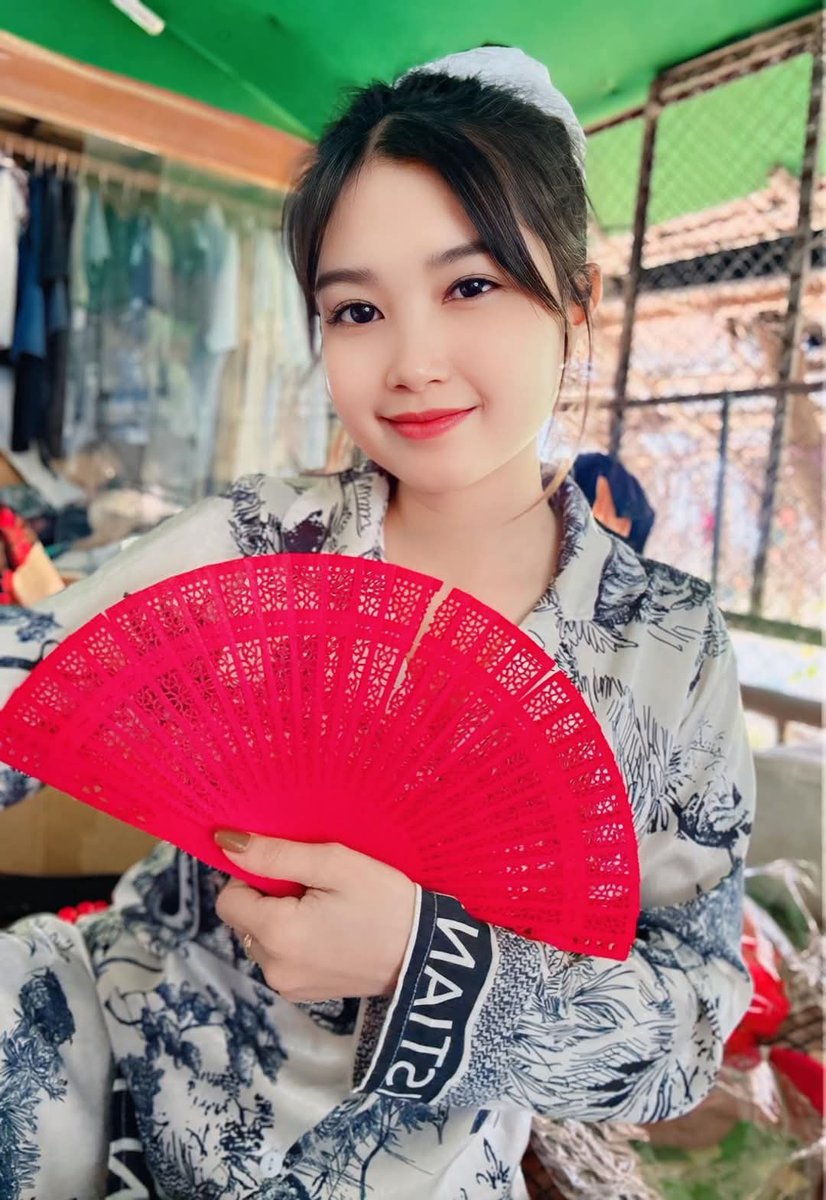 Cô Giáo Hoa tweet media